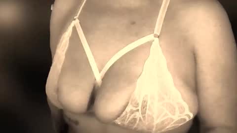 Snapshot of goddess_bb_4937 chatting on November 30, 12:20 pm Goddess BB 4397 online show from November 30, 12:20 pm