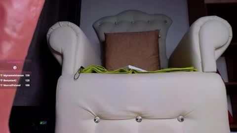 Snapshot of goddess_isabella11 chatting on January 26, 2:19 pm Mrs. Isabella online show from January 26, 2:19 pm