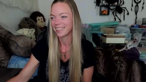 Patricia Mars           Goddess of Mars twitter thegoddessmindy online show from October 16, 2:51 pm