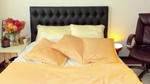 Snapshot of goddess_squirt_ chatting on September 18, 3:41 am Katrin online show from September 18, 3:41 am