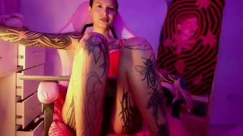 vee online show from March 27, 5:02 am