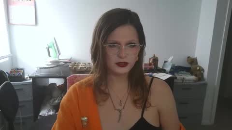 Snapshot of goddess_vertigo52 chatting on November 10, 4:39 pm Goddess of Insanity online show from November 10, 4:39 pm