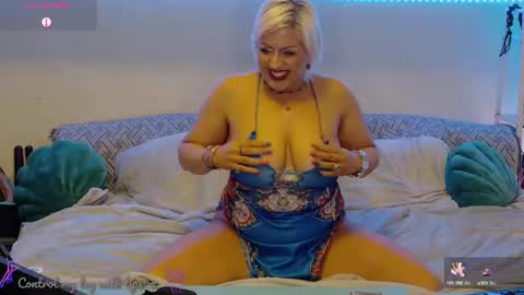 Snapshot of goddessalimony chatting on January 26, 4:30 am Goddess Alimony online show from January 26, 4:30 am