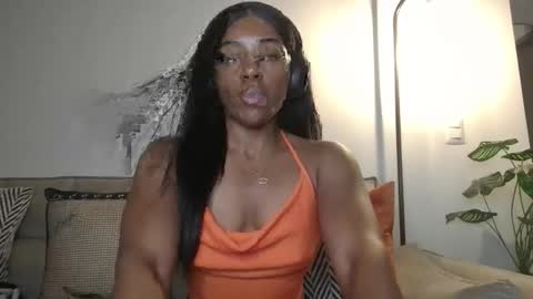 Snapshot of goddessblackk chatting on April 5, 1:47 am Miss Raven Black online show from April 5, 1:47 am