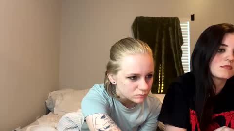 Snapshot of goddessfeyaa chatting on December 5, 9:50 pm feyaa22 online show from December 5, 9:50 pm