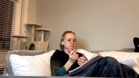 Snapshot of goddessfeyaa chatting on December 11, 2:41 am feyaa22 online show from December 11, 2:41 am