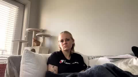 Snapshot of goddessfeyaa chatting on December 11, 1:17 pm feyaa22 online show from December 11, 1:17 pm