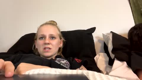 Snapshot of goddessfeyaa chatting on December 17, 2:44 am feyaa22 online show from December 17, 2:44 am