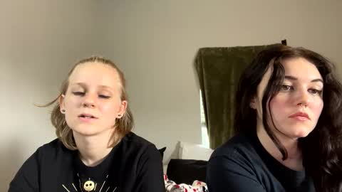 Snapshot of goddessfeyaa chatting on December 20, 6:24 pm feyaa22 online show from December 20, 6:24 pm