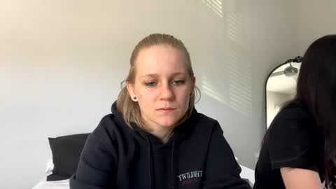 Snapshot of goddessfeyaa chatting on January 3, 5:10 pm feyaa22 online show from January 3, 5:10 pm