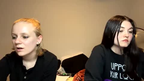 Snapshot of goddessfeyaa chatting on January 6, 2:15 am feyaa22 online show from January 6, 2:15 am