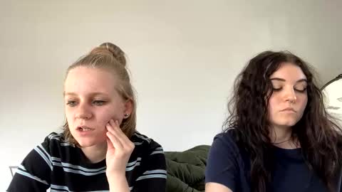 Snapshot of goddessfeyaa chatting on January 10, 4:51 pm feyaa22 online show from January 10, 4:51 pm