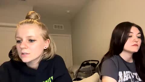 Snapshot of goddessfeyaa chatting on January 18, 3:09 am feyaa22 online show from January 18, 3:09 am