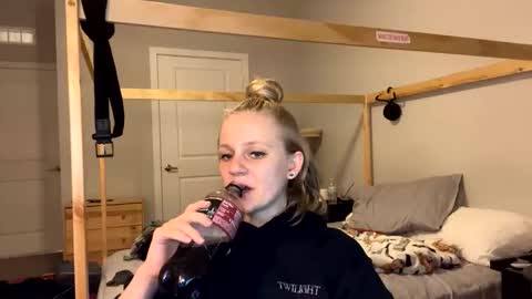 Snapshot of goddessfeyaa chatting on January 21, 1:29 am feyaa22 online show from January 21, 1:29 am