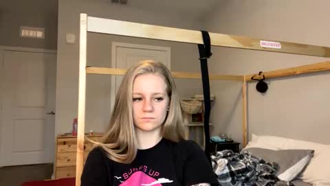 Snapshot of goddessfeyaa chatting on January 23, 4:26 pm feyaa22 online show from January 23, 4:26 pm