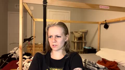 Snapshot of goddessfeyaa chatting on January 25, 2:26 am feyaa22 online show from January 25, 2:26 am