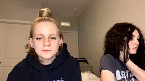 Snapshot of goddessfeyaa chatting on January 28, 1:18 am feyaa22 online show from January 28, 1:18 am