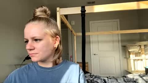 Snapshot of goddessfeyaa chatting on January 28, 1:16 pm feyaa22 online show from January 28, 1:16 pm