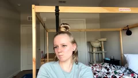 Snapshot of goddessfeyaa chatting on January 30, 8:42 pm feyaa22 online show from January 30, 8:42 pm