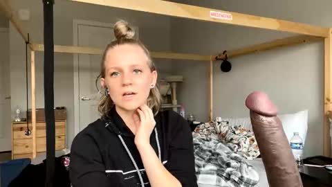 Snapshot of goddessfeyaa chatting on February 1, 4:44 pm feyaa22 online show from February 1, 4:44 pm