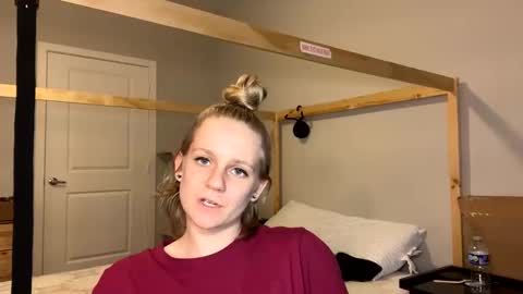 Snapshot of goddessfeyaa chatting on February 2, 11:21 pm feyaa22 online show from February 2, 11:21 pm