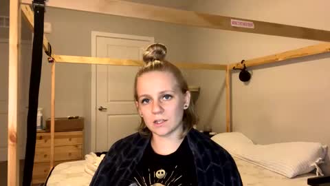 Snapshot of goddessfeyaa chatting on February 8, 1:00 am feyaa22 online show from February 8, 1:00 am