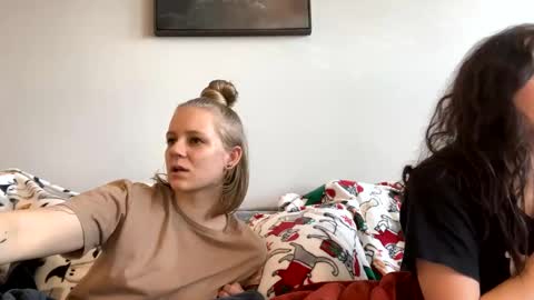 Snapshot of goddessfeyaa chatting on February 9, 3:45 pm feyaa22 online show from February 9, 3:45 pm