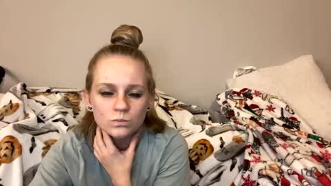 Snapshot of goddessfeyaa chatting on February 11, 12:38 am feyaa22 online show from February 11, 12:38 am