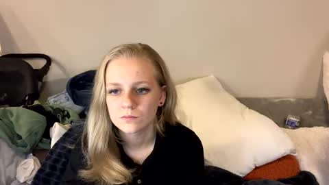 Snapshot of goddessfeyaa chatting on February 16, 2:42 am feyaa22 online show from February 16, 2:42 am