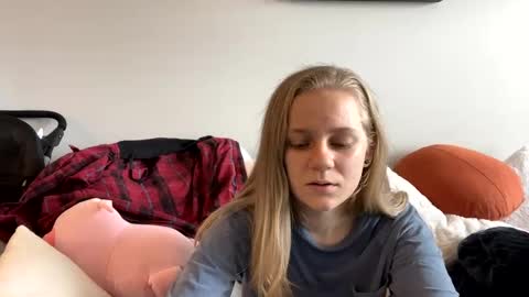 Snapshot of goddessfeyaa chatting on February 19, 4:33 pm feyaa22 online show from February 19, 4:33 pm