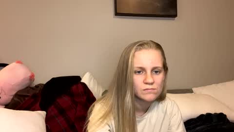 Snapshot of goddessfeyaa chatting on February 20, 1:25 am feyaa22 online show from February 20, 1:25 am