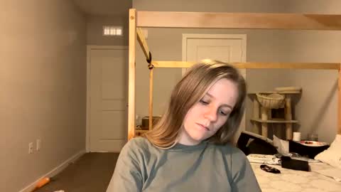 Snapshot of goddessfeyaa chatting on February 24, 1:57 am feyaa22 online show from February 24, 1:57 am