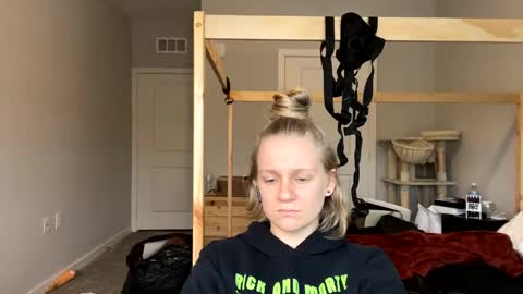 Snapshot of goddessfeyaa chatting on February 24, 8:14 pm feyaa22 online show from February 24, 8:14 pm