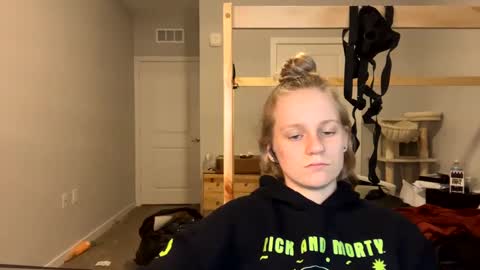 Snapshot of goddessfeyaa chatting on February 25, 1:09 am feyaa22 online show from February 25, 1:09 am