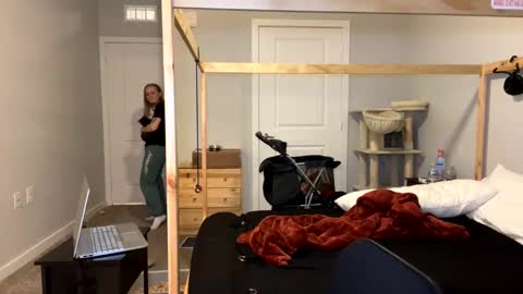 Snapshot of goddessfeyaa chatting on March 2, 1:15 am feyaa22 online show from March 2, 1:15 am