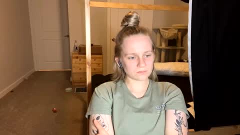 Snapshot of goddessfeyaa chatting on March 8, 1:28 am feyaa22 online show from March 8, 1:28 am