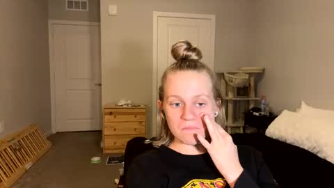 Snapshot of goddessfeyaa chatting on March 10, 1:34 am feyaa22 online show from March 10, 1:34 am