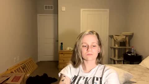 Snapshot of goddessfeyaa chatting on March 12, 12:53 am feyaa22 online show from March 12, 12:53 am