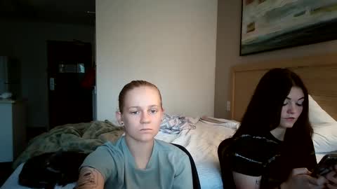 Snapshot of goddessfeyaa chatting on September 11, 4:40 pm feyaa22 online show from September 11, 4:40 pm