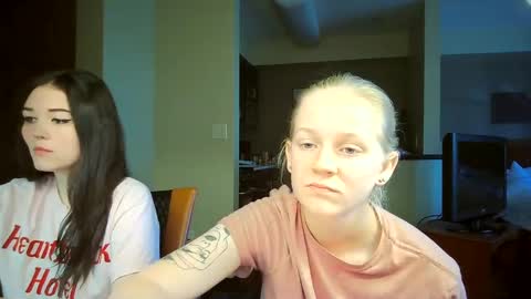 Snapshot of goddessfeyaa chatting on September 19, 4:51 pm feyaa22 online show from September 19, 4:51 pm