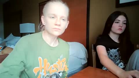 Snapshot of goddessfeyaa chatting on October 3, 4:26 pm feyaa22 online show from October 3, 4:26 pm