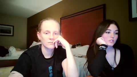 Snapshot of goddessfeyaa chatting on October 4, 4:32 am feyaa22 online show from October 4, 4:32 am