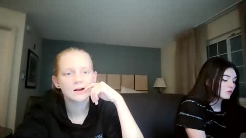 Snapshot of goddessfeyaa chatting on December 14, 3:34 am feyaa22 online show from December 14, 3:34 am