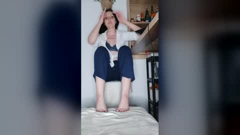 goddessmoon_ online show from May 17, 7:32 pm