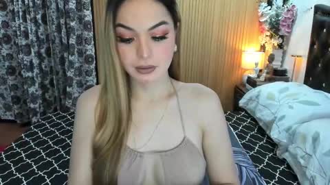 Snapshot of goddessofangel chatting on March 7, 2:25 am angel online show from March 7, 2:25 am