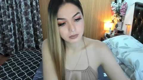 Snapshot of goddessofangel chatting on March 8, 5:49 am angel online show from March 8, 5:49 am