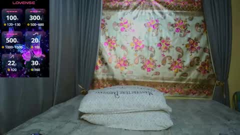 Snapshot of goddessoffury00 chatting on October 14, 9:10 am Layla Salvardor online show from October 14, 9:10 am