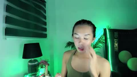 JENNIFER online show from November 8, 11:43 am