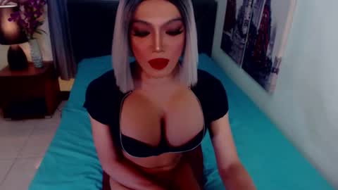 Lucy Pearl online show from February 3, 6:22 am