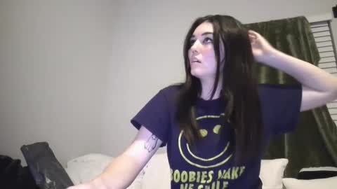 Snapshot of goddessshadowraven chatting on December 5, 2:53 am Goddess Raven online show from December 5, 2:53 am